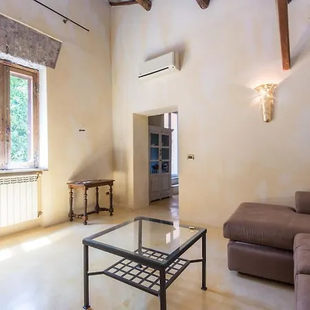 아파트 Charming Luxury Trastevere *