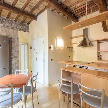 Διαμέρισμα Charming Luxury Trastevere *